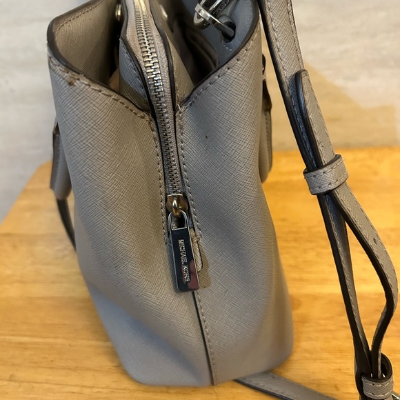 Michael Kors Gray Satchel with Sleek Design and Metallic Accents - Picture 14 of 16